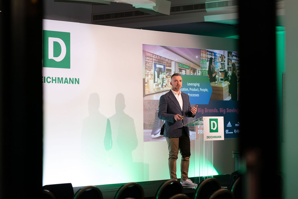 Branded main stage with Deichmann campaign visuals